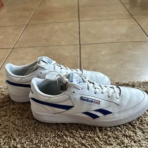 Classic white Reebok size 13 mens no filter on pics 🙂